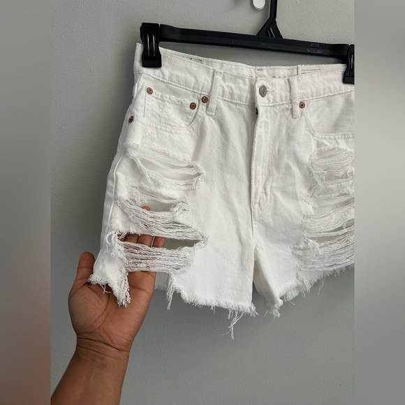 American Eagle Women 4 High Rise 90s Boyfriend Shorts Raw Hem Distressed White - Picture 4 of 12